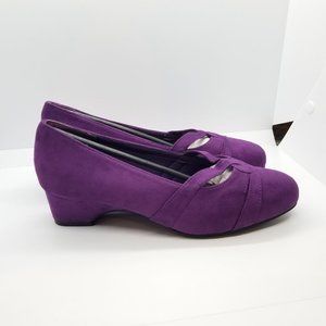 Comfort Well by Beacon Women's Suede Shoes Purple Slip On 1.5" Heel size 7.5M